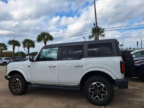 2023 Ford Bronco Outer Banks