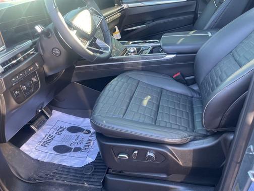 2025 Cadillac Escalade V-Series