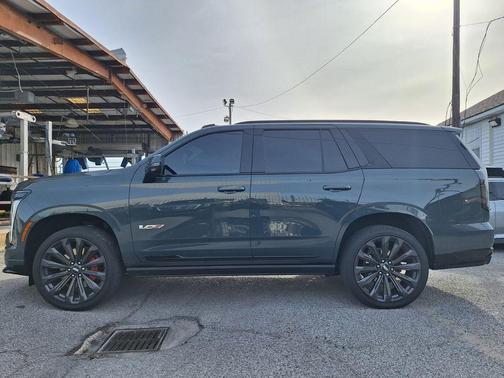 2025 Cadillac Escalade V-Series