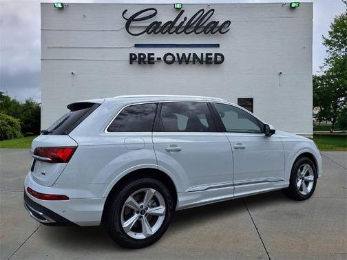 2023 Audi Q7 45 Premium Plus