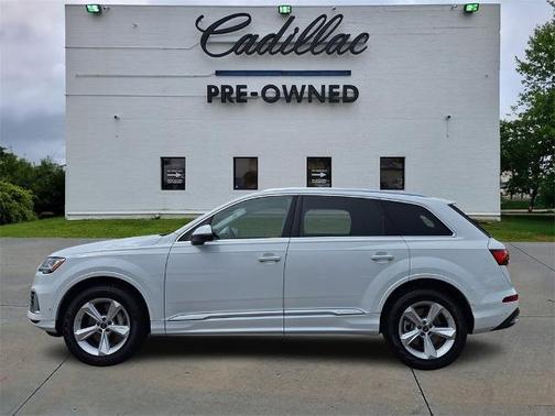 2023 Audi Q7 45 Premium Plus