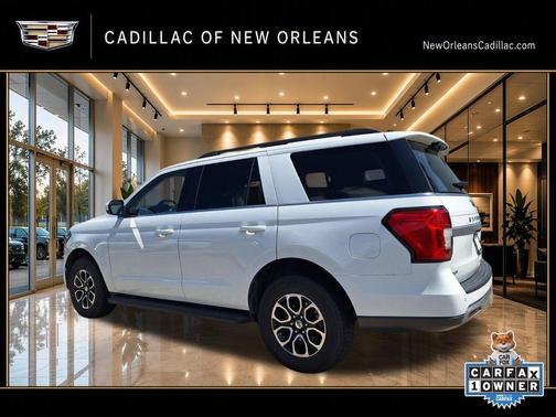Oxford White 2024 Ford Expedition XLT