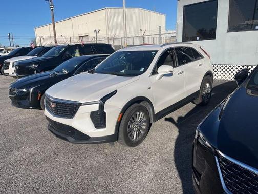 2024 Cadillac XT4 Premium Luxury