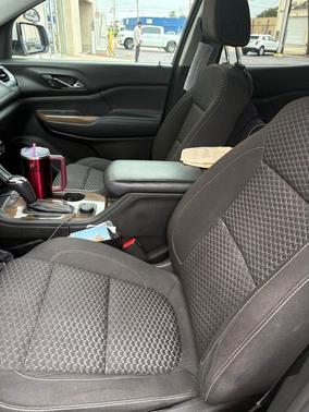 White Frost Tri-Coat 2017 GMC Acadia SLE-2