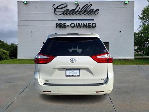 2019 Toyota Sienna XLE Premium