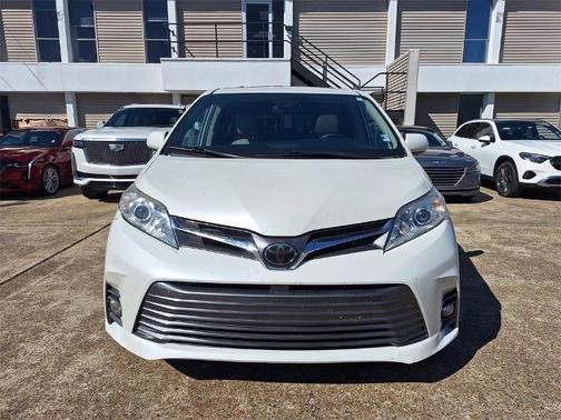 2019 Toyota Sienna L