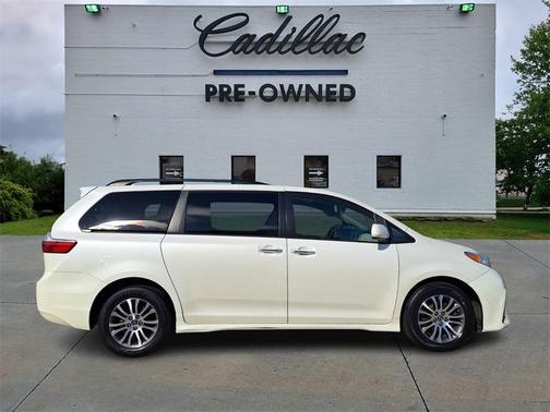 2019 Toyota Sienna XLE Premium
