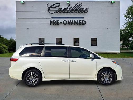 2019 Toyota Sienna XLE Premium