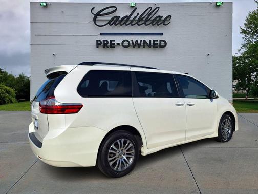 2019 Toyota Sienna XLE Premium