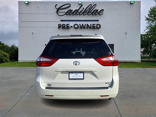 2019 Toyota Sienna XLE Premium