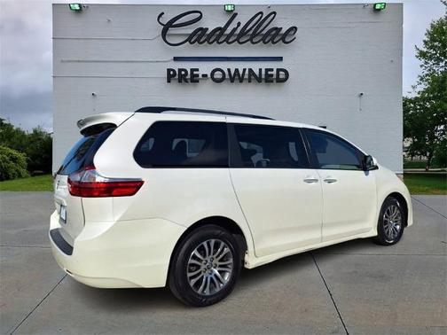2019 Toyota Sienna XLE Premium