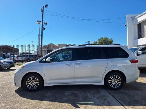 2019 Toyota Sienna L
