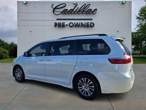 2019 Toyota Sienna XLE Premium
