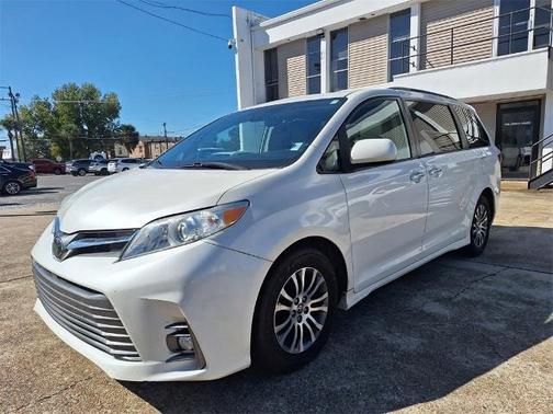 2019 Toyota Sienna L