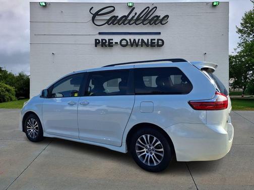 2019 Toyota Sienna XLE Premium