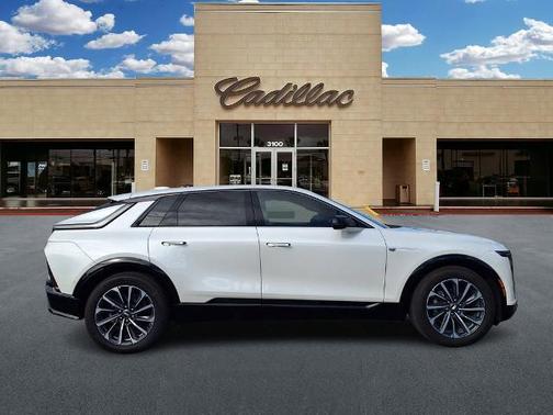 2024 Cadillac LYRIQ Sport