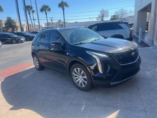 2023 Cadillac XT4 Premium Luxury