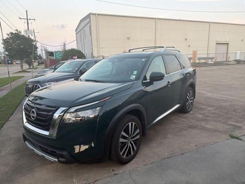 Obsidian Green 2025 Nissan Pathfinder Platinum