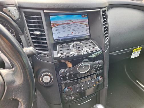 2017 INFINITI QX70 Base