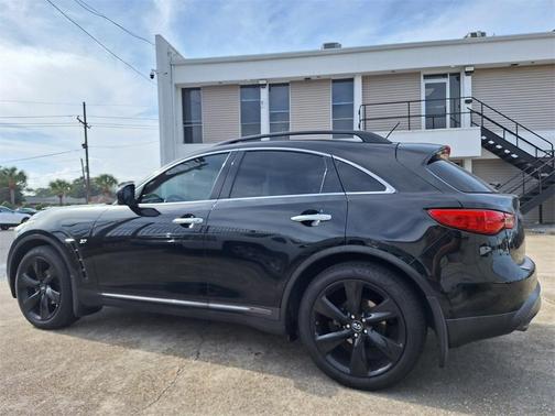 2017 INFINITI QX70 Base