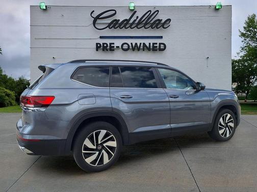 Platinum Gray Metallic 2024 Volkswagen Atlas 2.0T SE w/Technology