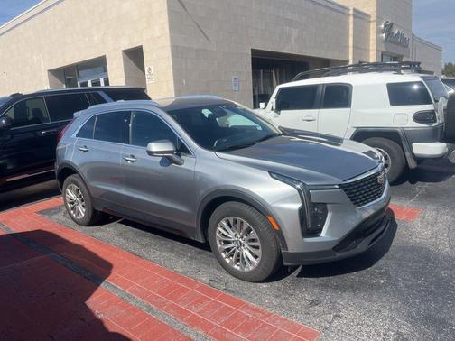 2024 Cadillac XT4 Premium Luxury