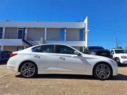 2014 INFINITI Q50 Premium