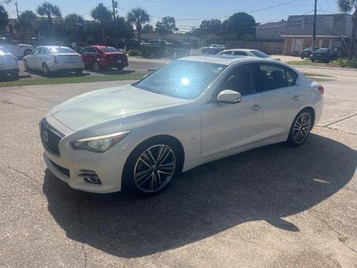 2014 INFINITI Q50 Premium