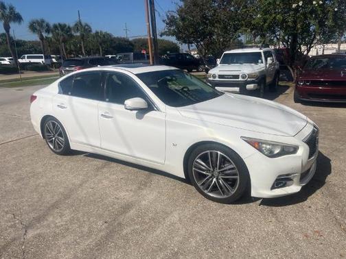 2014 INFINITI Q50 Premium