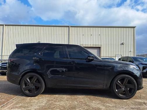 2022 Land Rover Discovery P360 R-Dynamic S