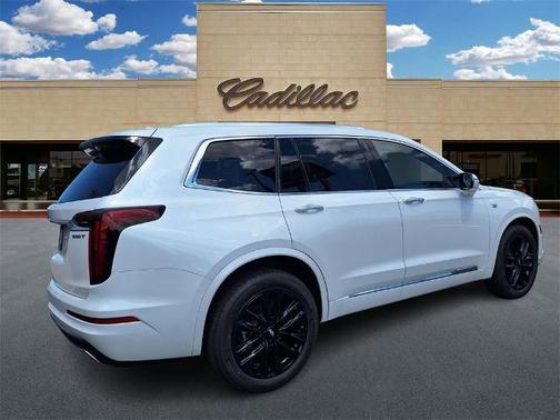 2025 Cadillac XT6 Luxury FWD