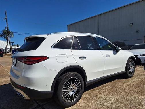 2025 Mercedes-Benz GLC 300 Base