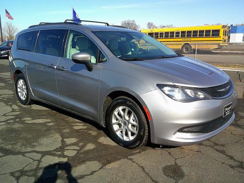 2021 Chrysler Voyager LXI