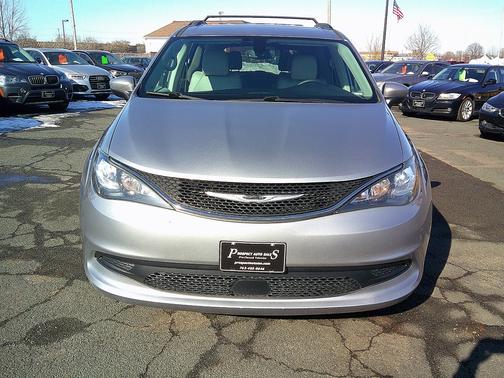 2021 Chrysler Voyager LXI