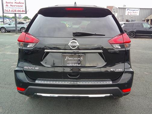 Black 2019 Nissan Rogue SL