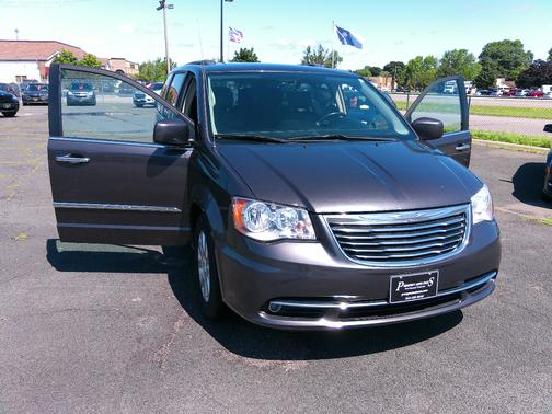 2016 Chrysler Town & Country Touring