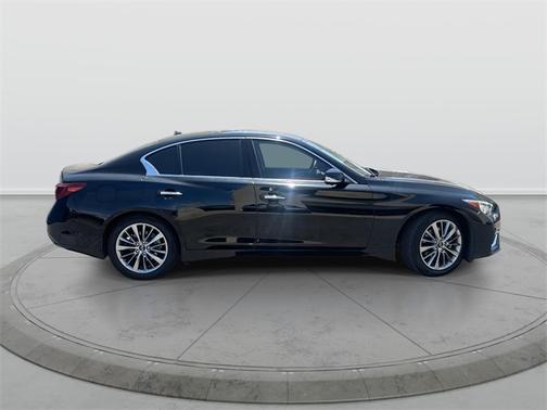 2022 INFINITI Q50 LUXE
