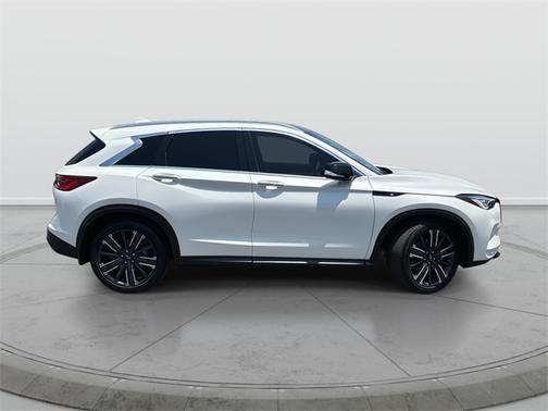 2022 INFINITI QX50 LUXE