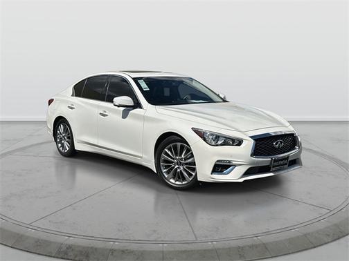 2023 INFINITI Q50 LUXE