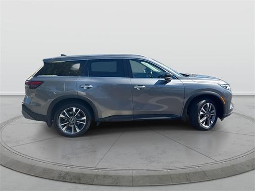 2022 INFINITI QX60 LUXE