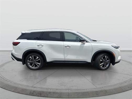 2022 INFINITI QX60 LUXE