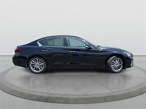 2024 INFINITI Q50 LUXE