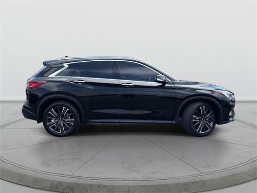 2022 INFINITI QX50 LUXE