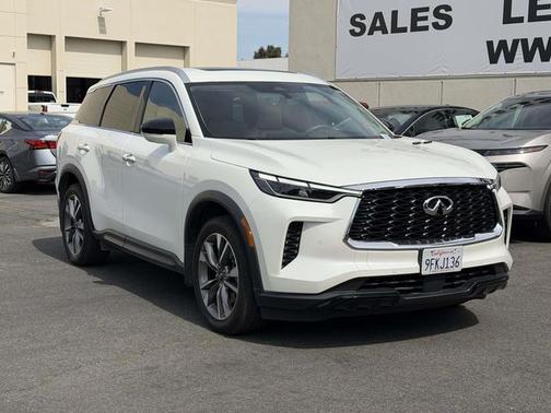 2023 INFINITI QX60 LUXE