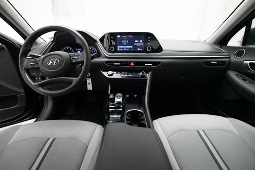 2022 Hyundai SONATA SE