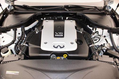 2015 INFINITI Q70 3.7