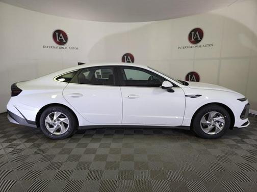 2025 Hyundai SONATA SE