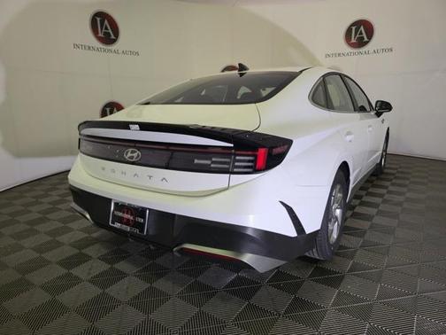 2025 Hyundai SONATA SE