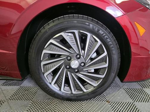 2023 Hyundai SONATA Hybrid SE