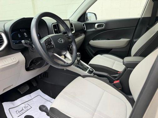 Shimmering Silver 2023 Hyundai VENUE SEL